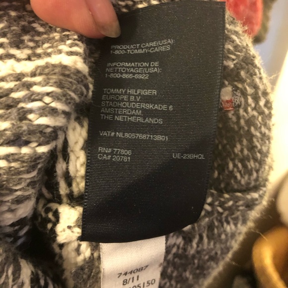 Tommy Hilfiger Sweater Ladies Small, 2011 release - Picture 9 of 12